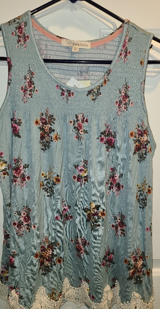 River green loose fit tank top